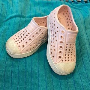 Blush pink kids native shoes